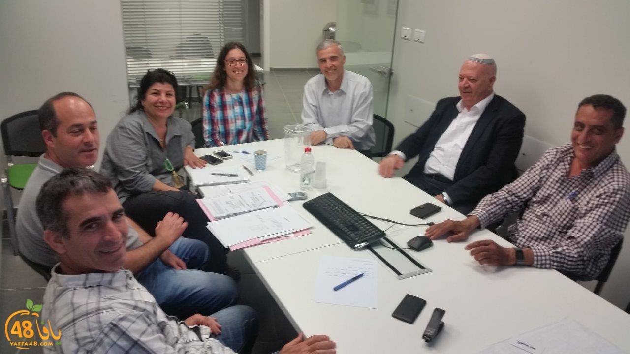 sakan in hand (1).jpg